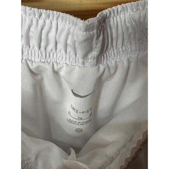 Nike Womens Dri-FIT Tempo Running Shorts White Size XL - Picture 3 of 4